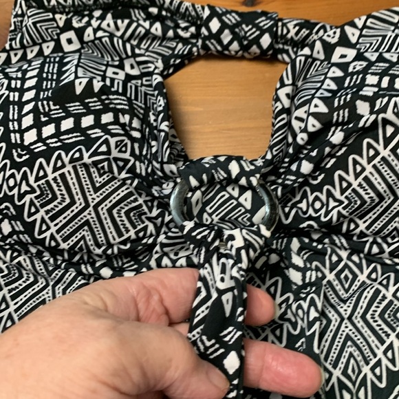 Guilty long, strapless, low back, padded cups, stretchy, wrinkle free resortwear - Picture 8 of 13